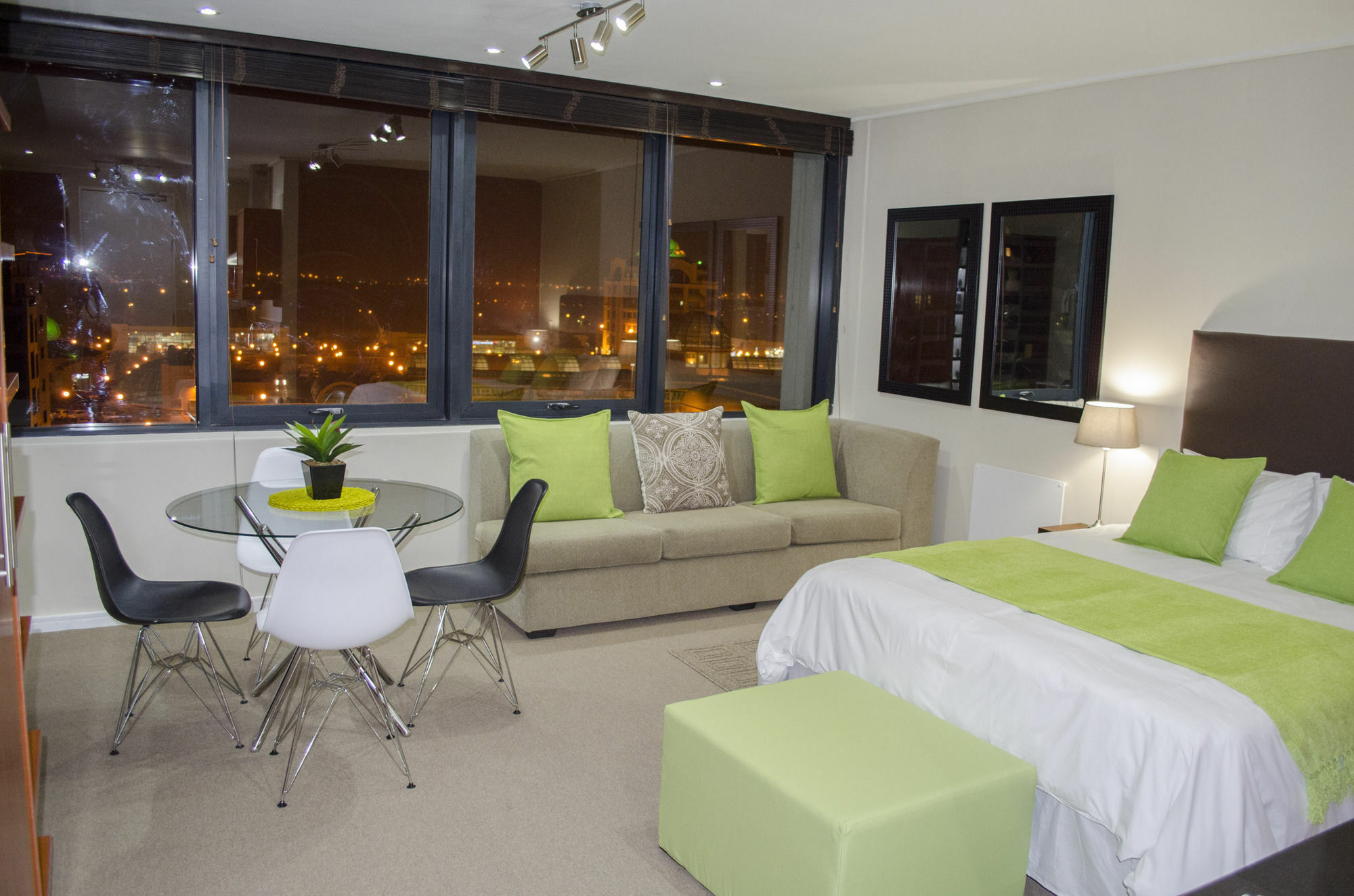 Manhattan Luxury Apartments เคปทาวน์ ภายนอก รูปภาพ